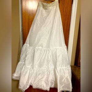 David’s Bridal 2-Tier A-line wedding slip